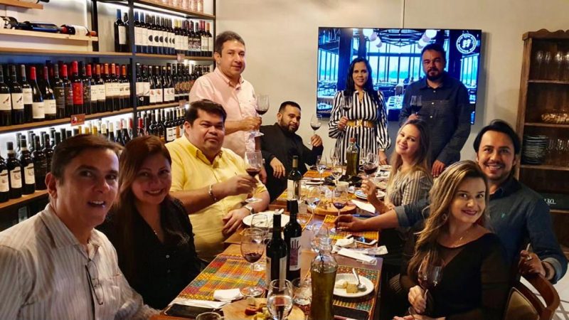 Distribuidora Asa Branca realiza degustação de vinhos em parceria com Hotel Intercity