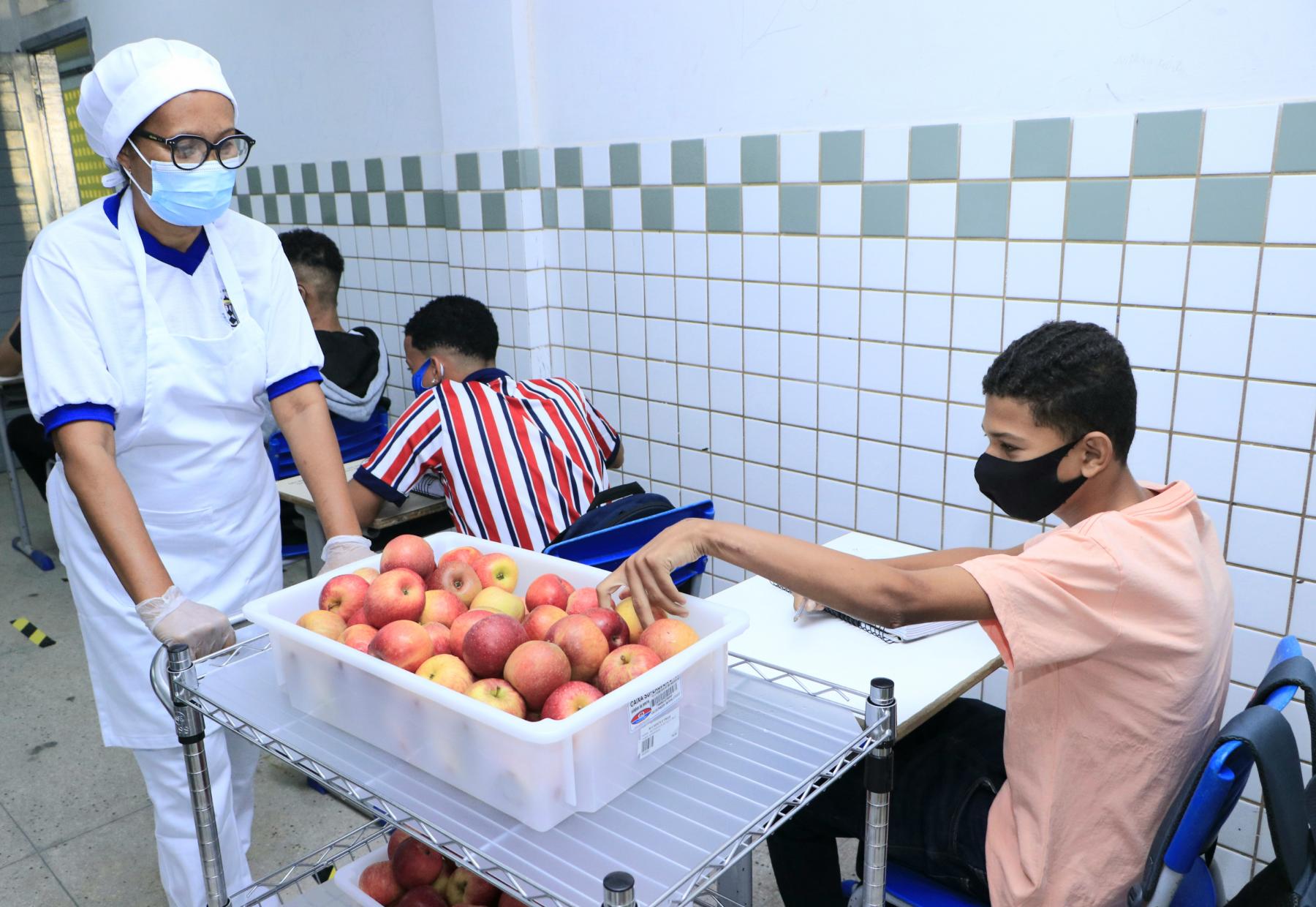 Governo triplica repasse para a merenda da rede estadual de ensino