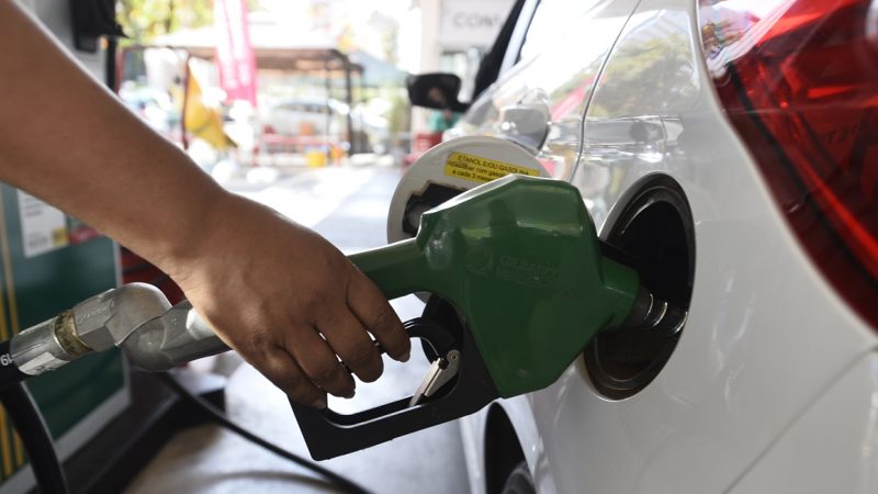 Preço da gasolina vai subir novamente neste sábado e pode ultrapassar R$ 7 em Alagoas