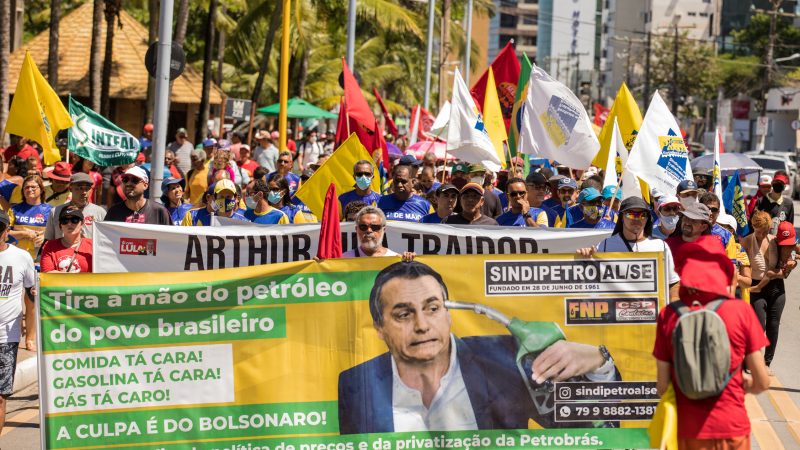 População sai às ruas contra a fome e a miséria no Dia do Trabalho, em Maceió