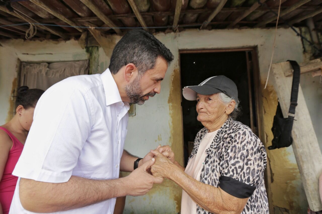 Governador Paulo Dantas visita Ibateguara e São José da Laje e anuncia reconstrução de casas, ponte e praça destruídas pelas chuvas