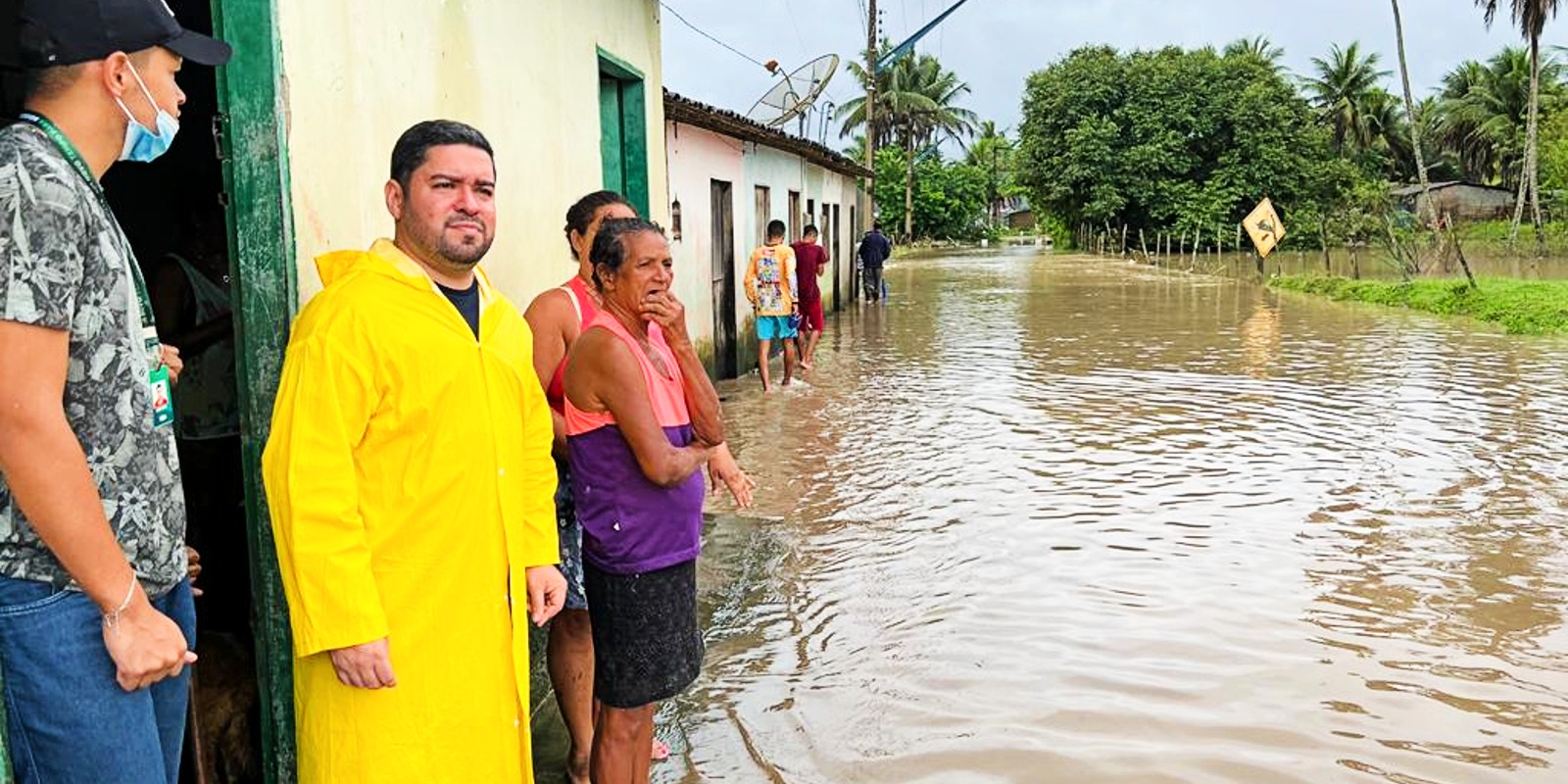 Prefeito anuncia criação do auxílio emergencial municipal às vítimas das chuvas em Viçosa