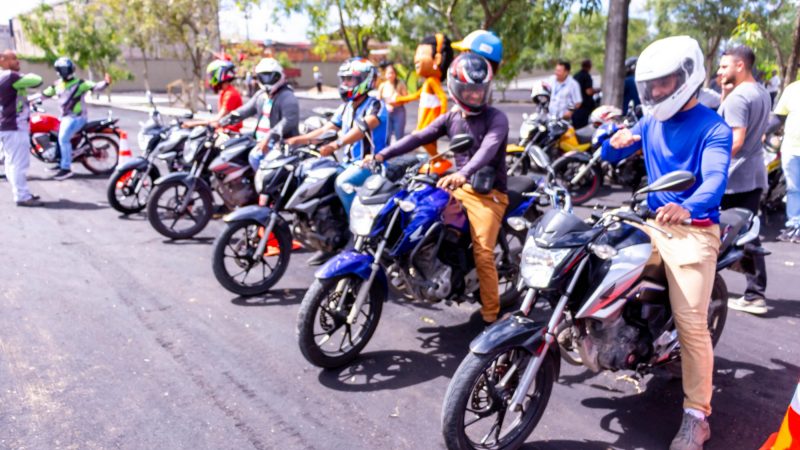 Detran Alagoas capacita motociclistas em curso de pilotagem defensiva