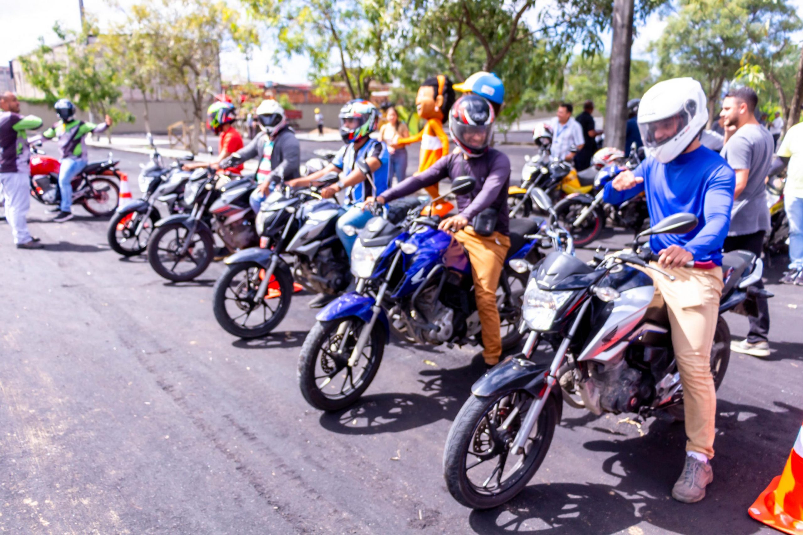 Detran Alagoas capacita motociclistas em curso de pilotagem defensiva