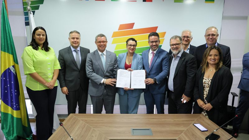 Governador assina contrato de R$ 1 bilhão com Banco do Brasil para obras em Alagoas