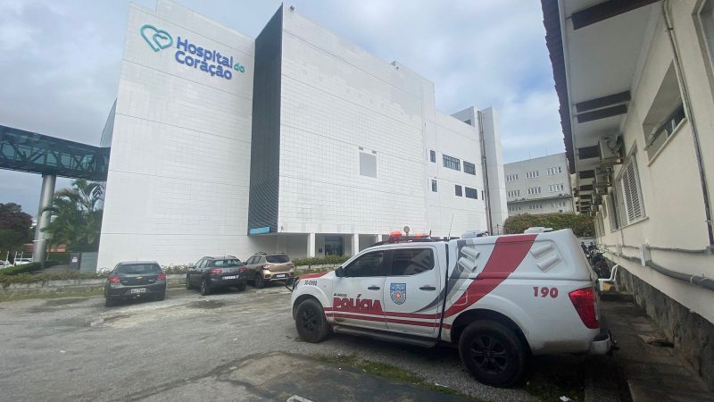 Vereadores Joãozinho e Zé Márcio Filho fiscalizam Hospital do Coração e não encontram equipamentos para atender a população