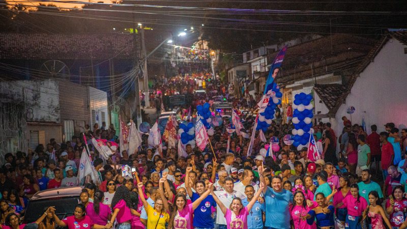 Thais reúne multidão e faz a maior caminhada da história do Pilar